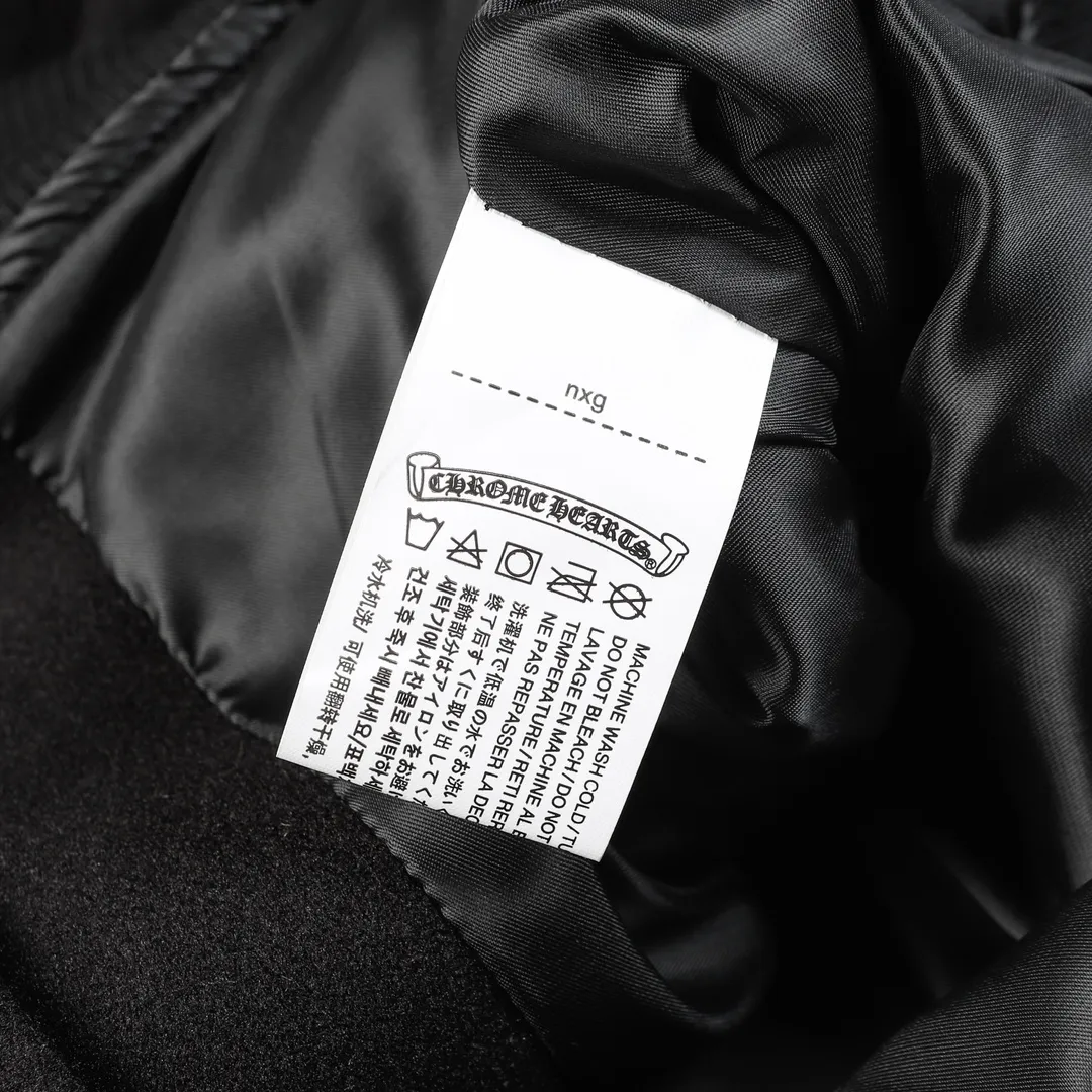 P390 Chrome hearts Chrome hearts embroidered leather baseball jersey - One-to-one restoration of heavy industry hardware accessories - Pocket sword zipper design - Dragon and Phoenix nylon with pebbled hand sleeves M L XL XXL